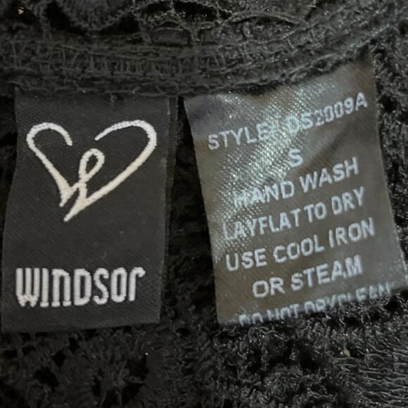 Windsor Black Crochet Open Knit High Neck Zip Sleeveless Crop Tank Top Size S - Picture 4 of 4